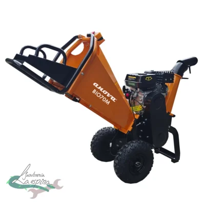 Biotriturador de ramas ANOVA BIO70M con motor Loncin de 7 HP, tolva de carga y ruedas