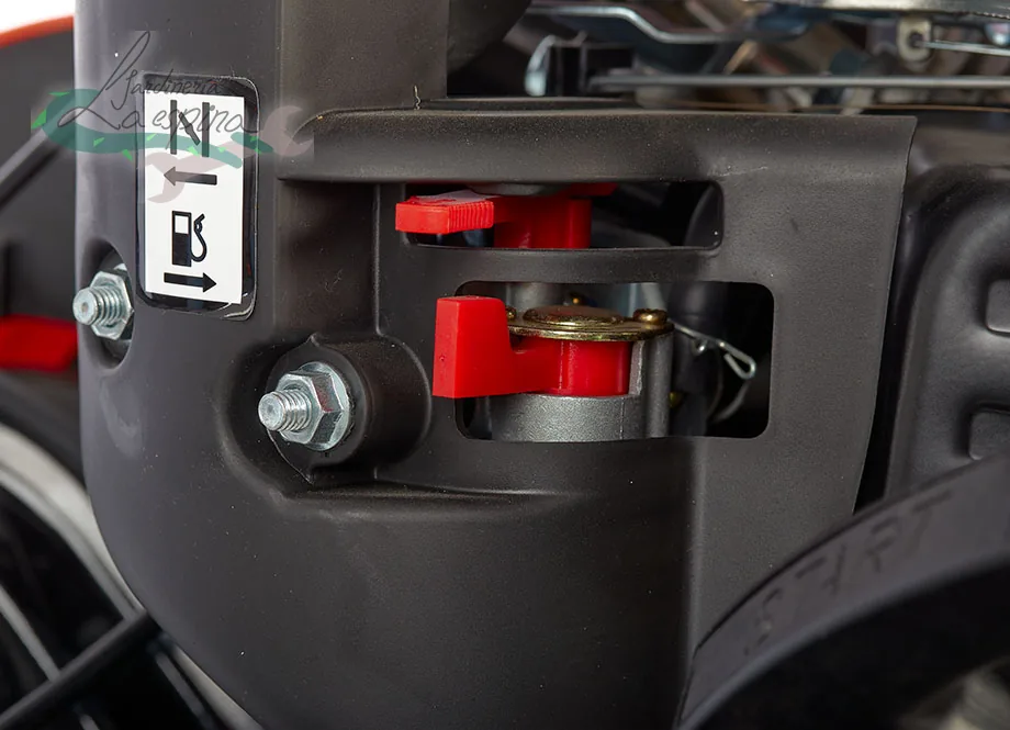Motoazada de gasolina ANOVA MC200 de 6,5 HP con fresas montadas - vista 3