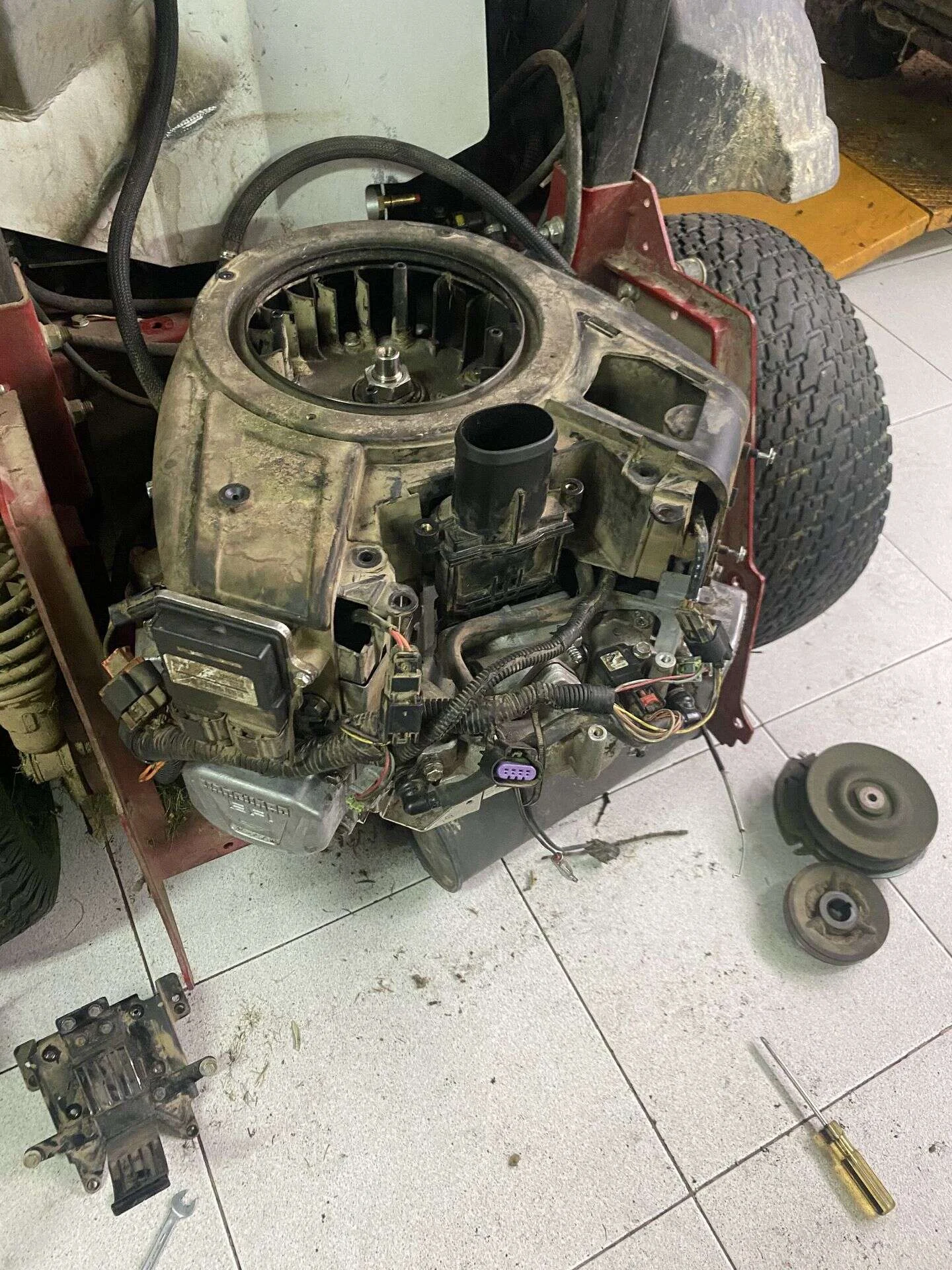 Taller de reparación de motores de jardinería