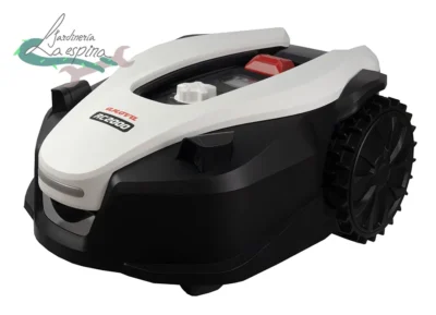 Robot cortacésped ANOVA RC2000 de cuatro ruedas trabajando en un jardín grande